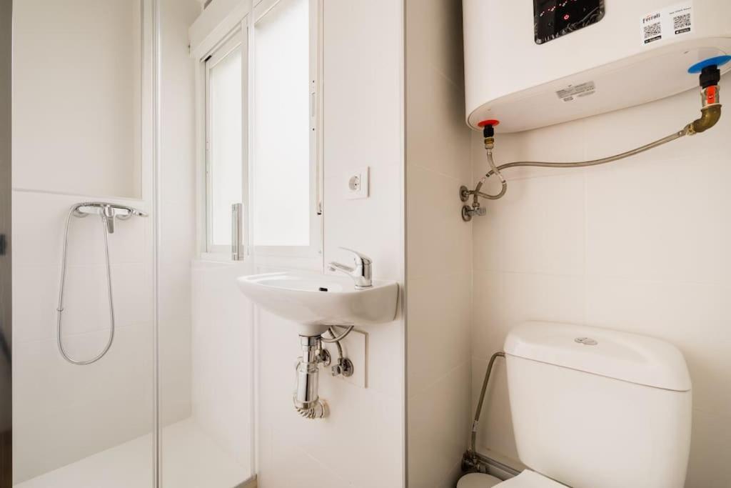 Apto Centrico, 2 Aparcamientos Privados, Bicis Sevilla Bagian luar foto