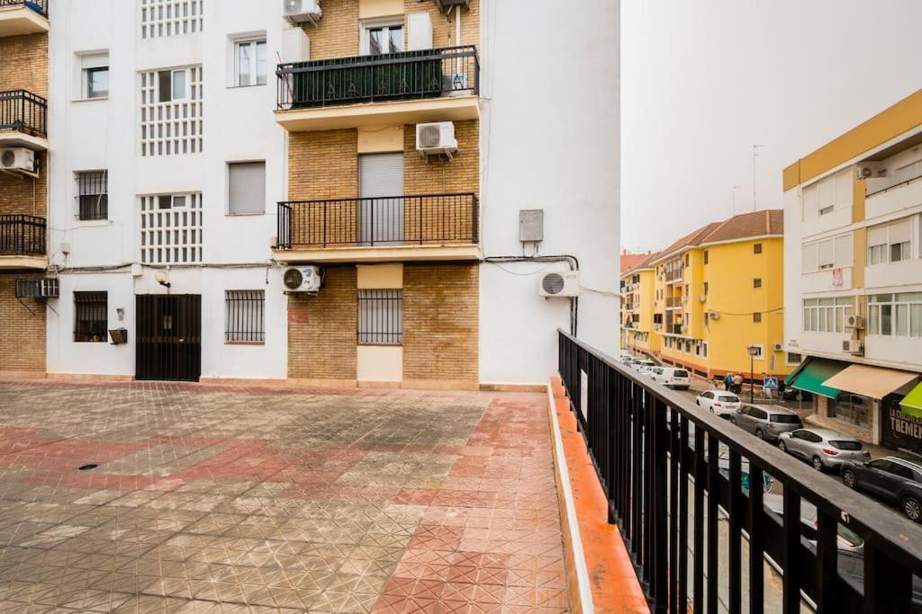 Apto Centrico, 2 Aparcamientos Privados, Bicis Sevilla Bagian luar foto