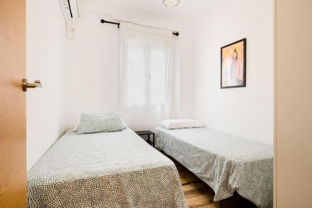 Apto Centrico, 2 Aparcamientos Privados, Bicis Sevilla Bagian luar foto